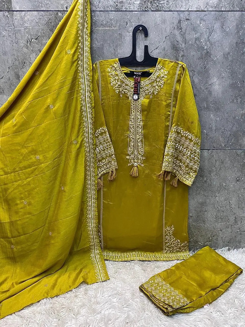 Unstitched Embroidered Suit for Women Stylish Pakistani Suits for Women High Quality Ladies Lawn 3 Piece Shirt Dupatta Trouser