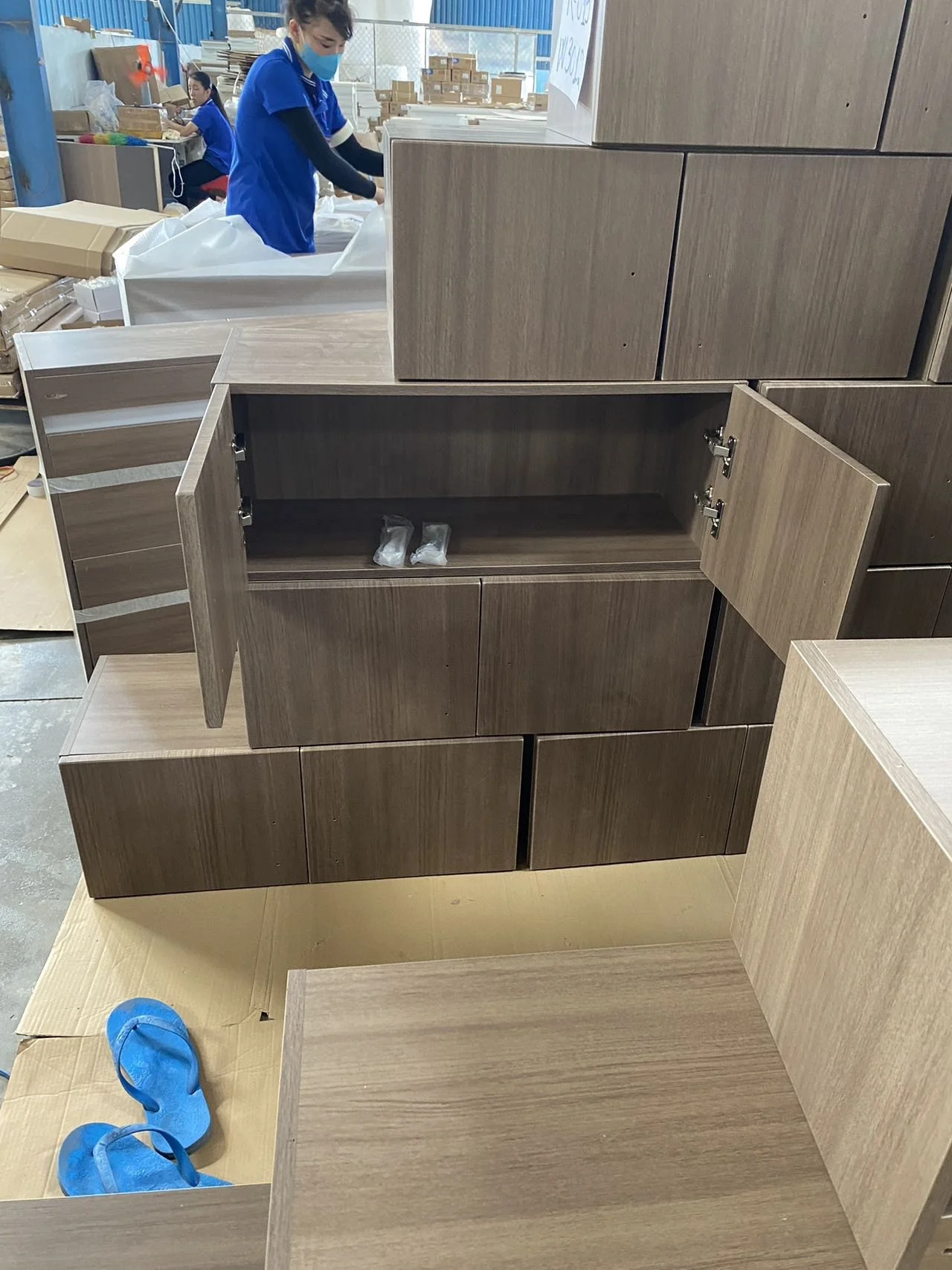 Kitchen Engineered Wood Veneered Slab Door Classic Customized Lacquer Kitchen