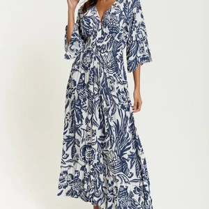 Good Quality 2025 New Arrival Trending Design Breezy Blue Maxi Dress With Sleeves Deep V Neck Slim Relax Fit Available Big Size