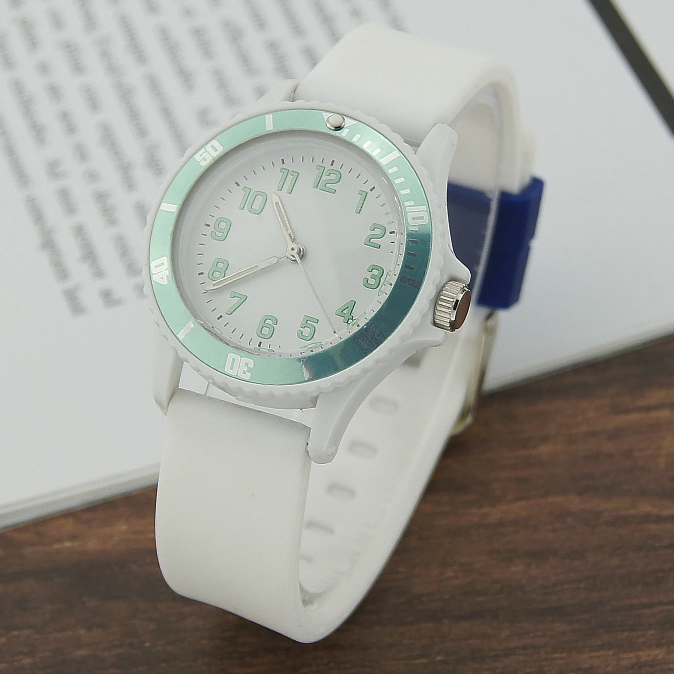 중국 제조업체 프로모션 아이템 맞춤형 로고 청소년 포인터 시계