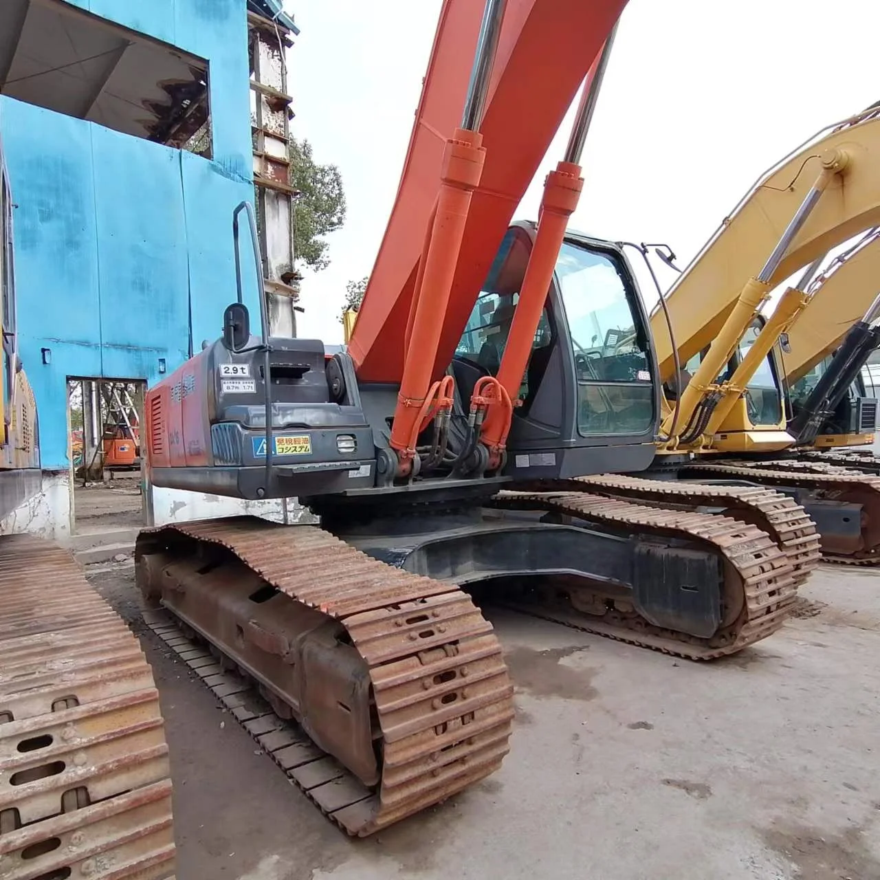 Tata 35 Ton Used Hitachi ZX350 Excavator - Low Hours