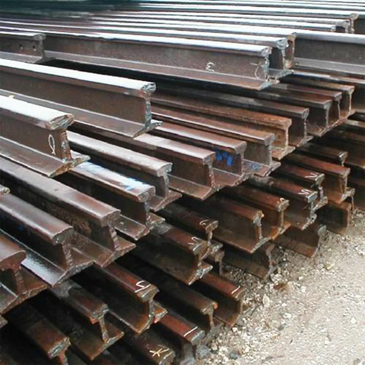 Bulk HMS 1&2 Heavy Metal Steel Scrap | Used Rail Scrap R50 R65 | Shredded Iron & Bundle Steel Scrap for Melting and Recycling