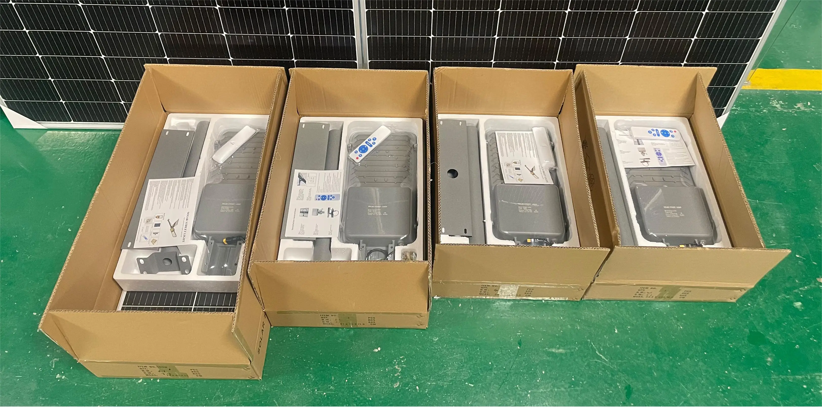 Outdoor Waterproof IP65 Solar Powered Led Street Lights 12H For Street Road Lighting