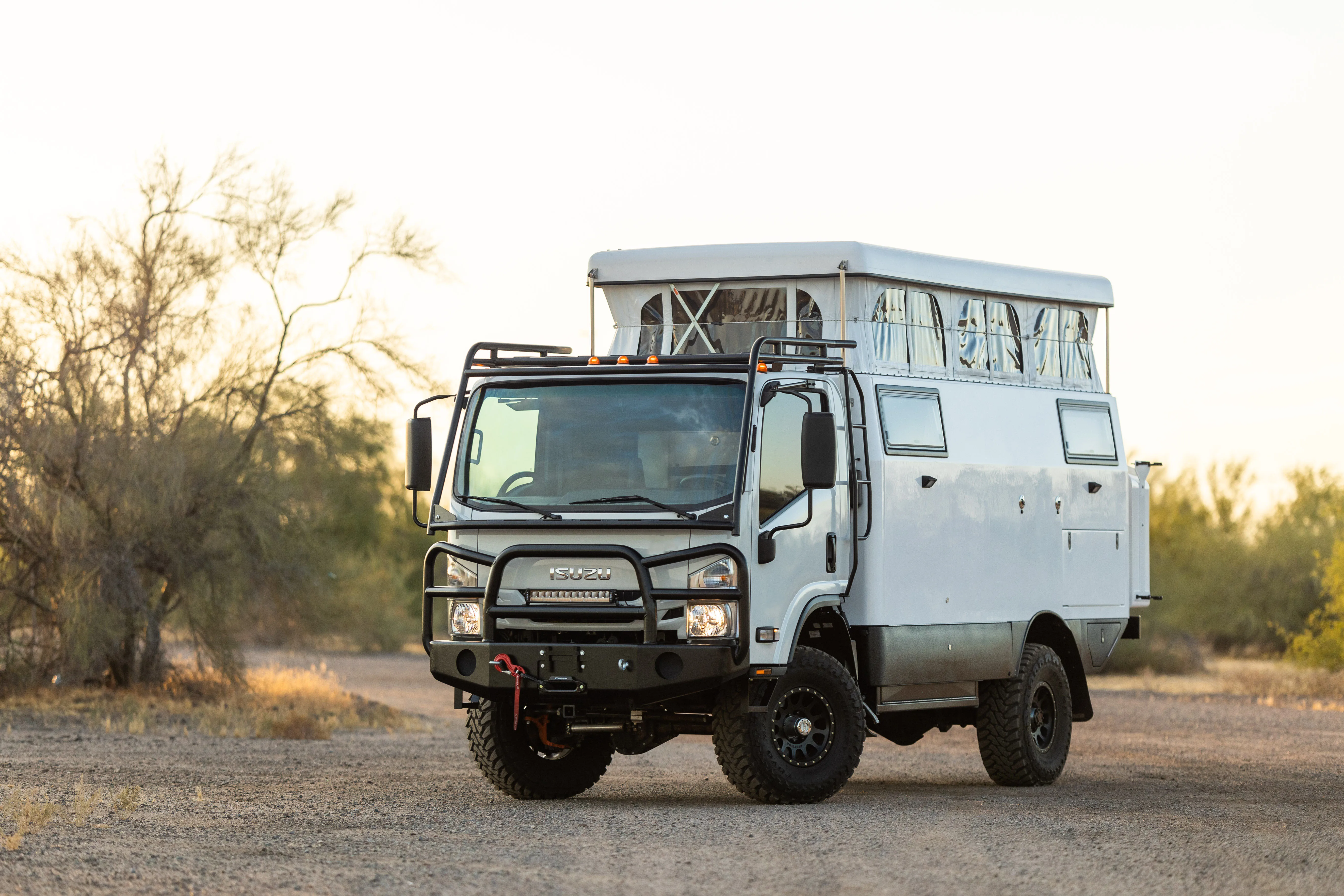 2023 High Quality Luxury Adventure Truck Box Camper Caravan With