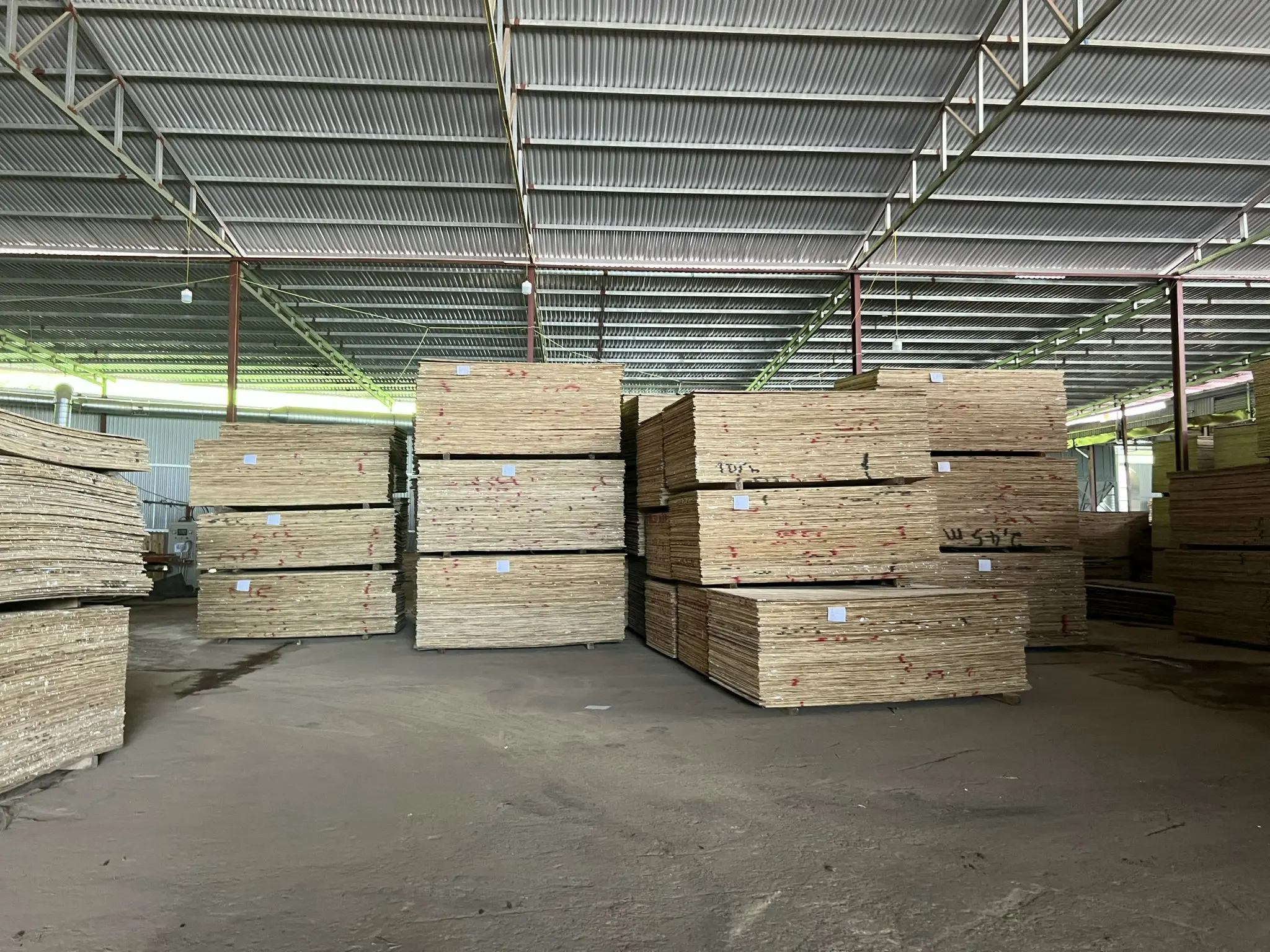 Customized Cheap Container Floor Wooden Plywood 1160x2400x28mm Smooth