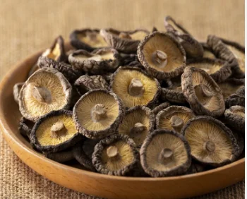 Самый дешевый гриб шиитаке из Вьетнама, высококачественный сушеный гриб шиитаке/Ms. Yami