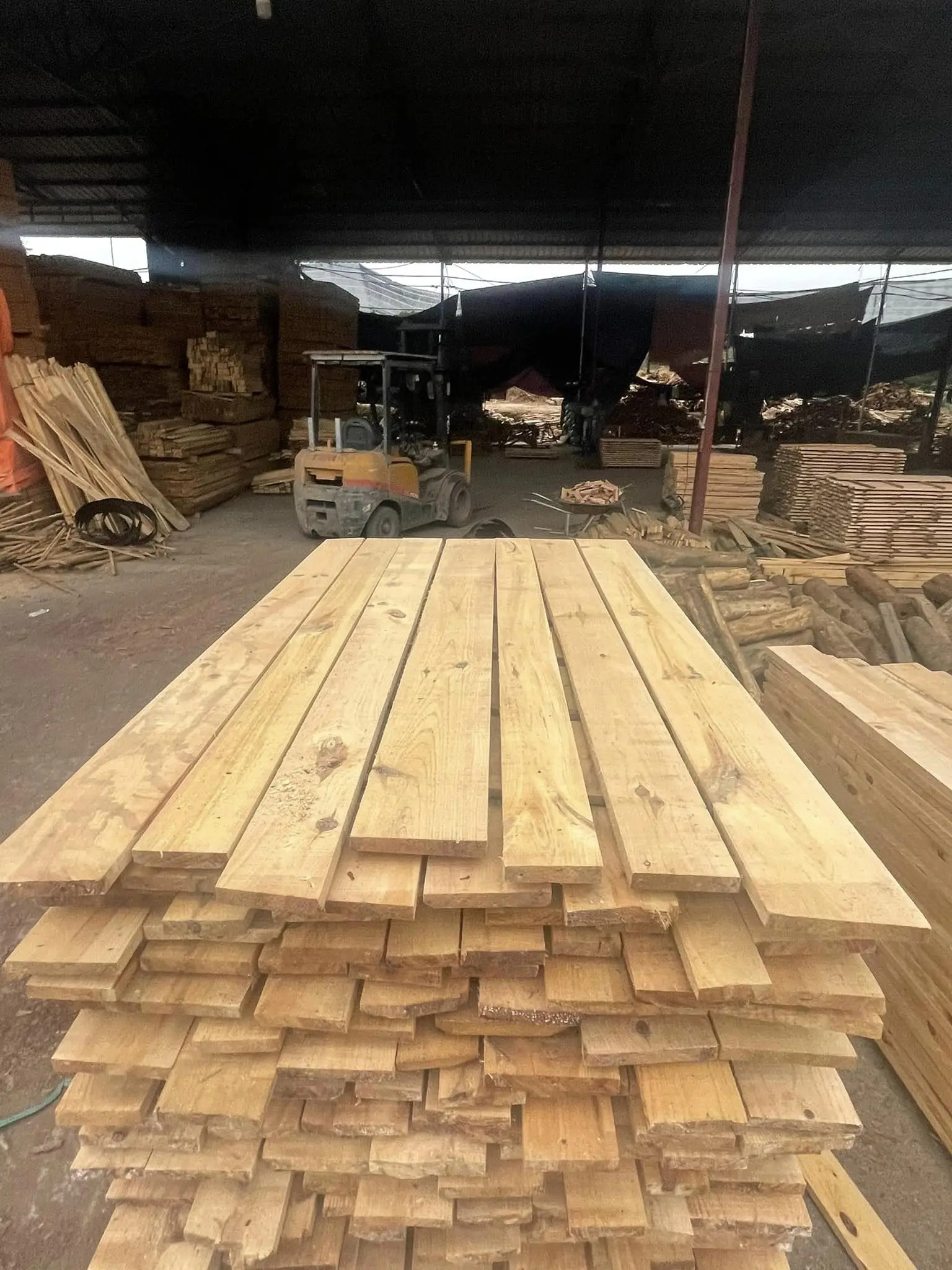 Top Ranking Pine Wood Timber Lumber For Wholesale Construction Natural