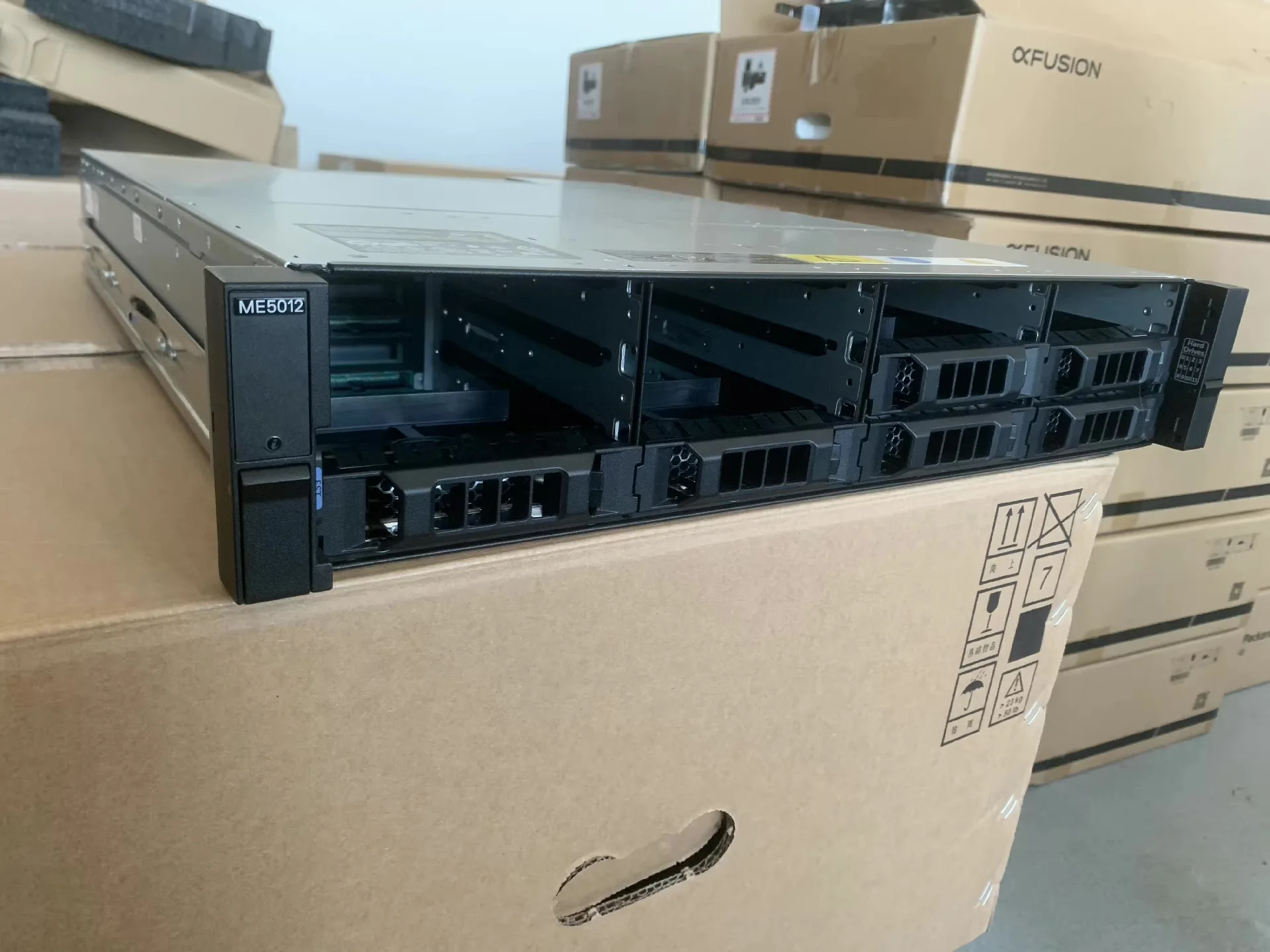 Dell PowerVault ME5012 – Dual-Controller 2U SAN Array with Mixed SAS/SAS-SSD Drives and 25Gb iSCSI Connectivity