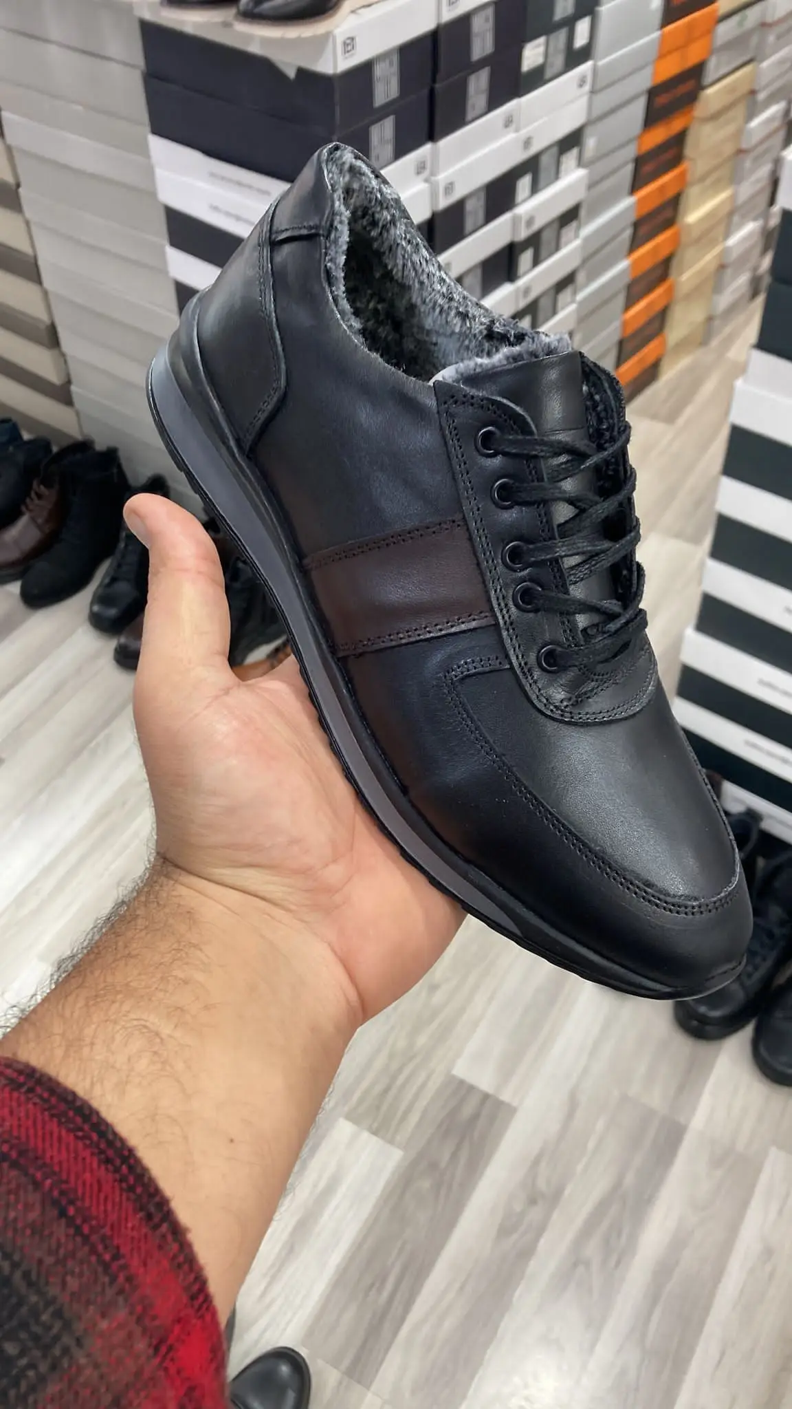 Factory Supplier Fast Delivery Cow Leather Good Price Official Shoes