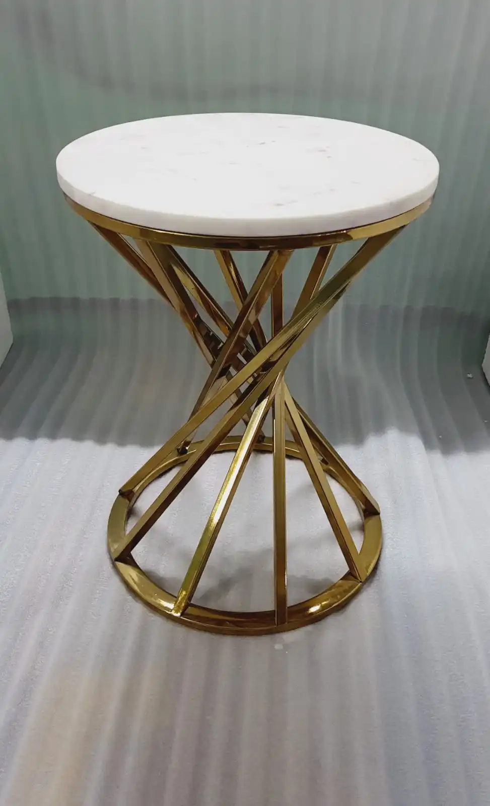 Oval Shape Modern Luxury Center Table For Luxury Homes Designer