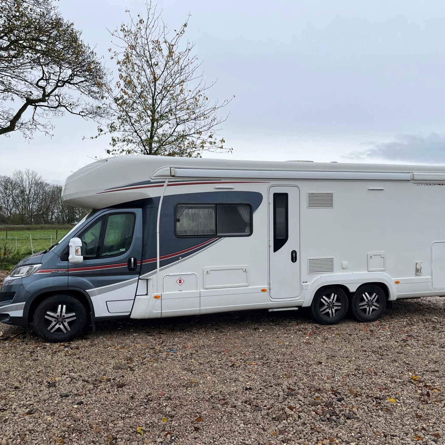 Cheap Swift Travel Trailer Rv Camper Motor Homes Caravan China With Air