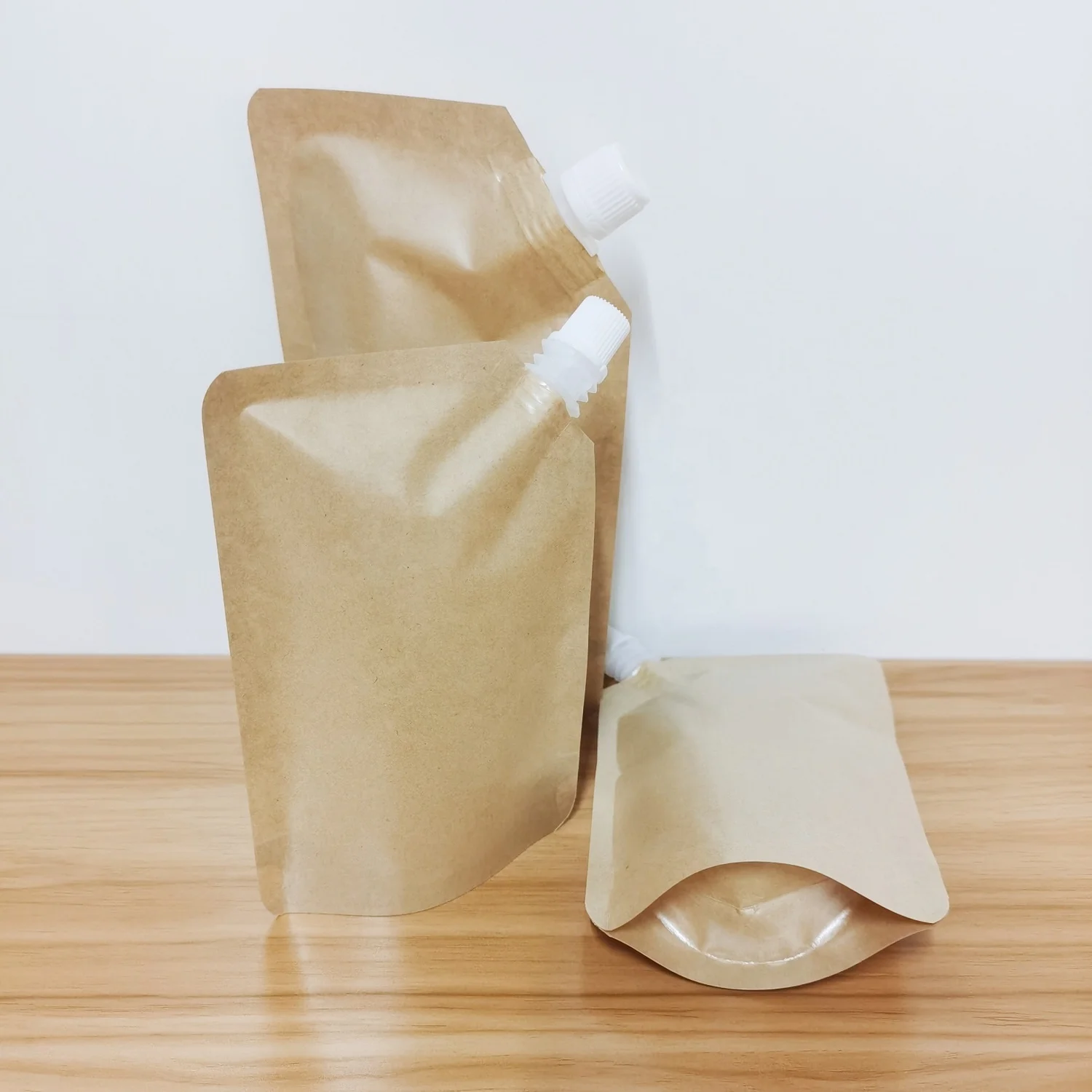 Стоячий биоразлагаемый пакет из крафт-бумаги с носиком, 250 мл, 500 мл