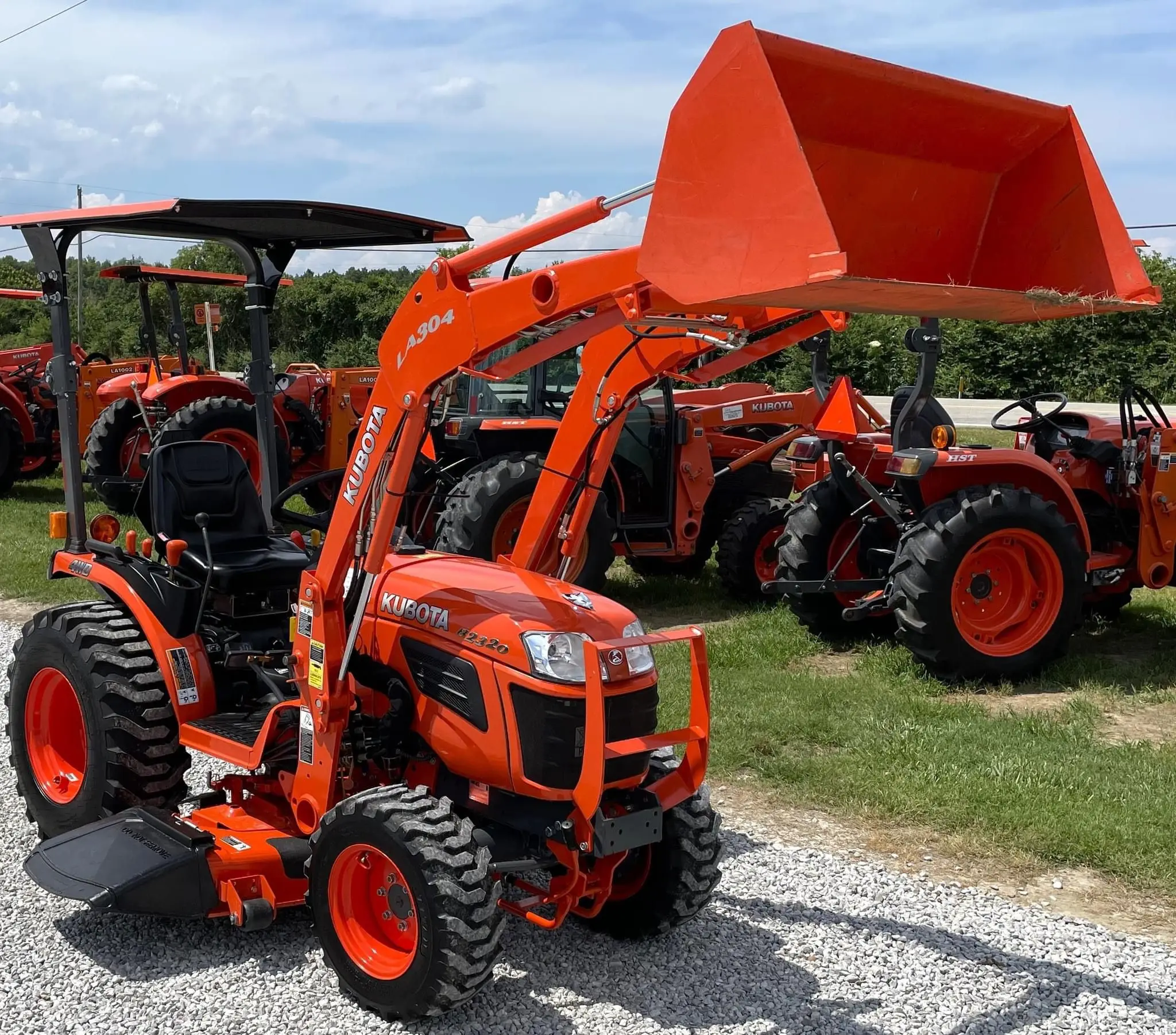 KUBOTA B2320 MINI TRACTOR WITH LA304 FRONT LOADER AND MOWER ATTACHED ...