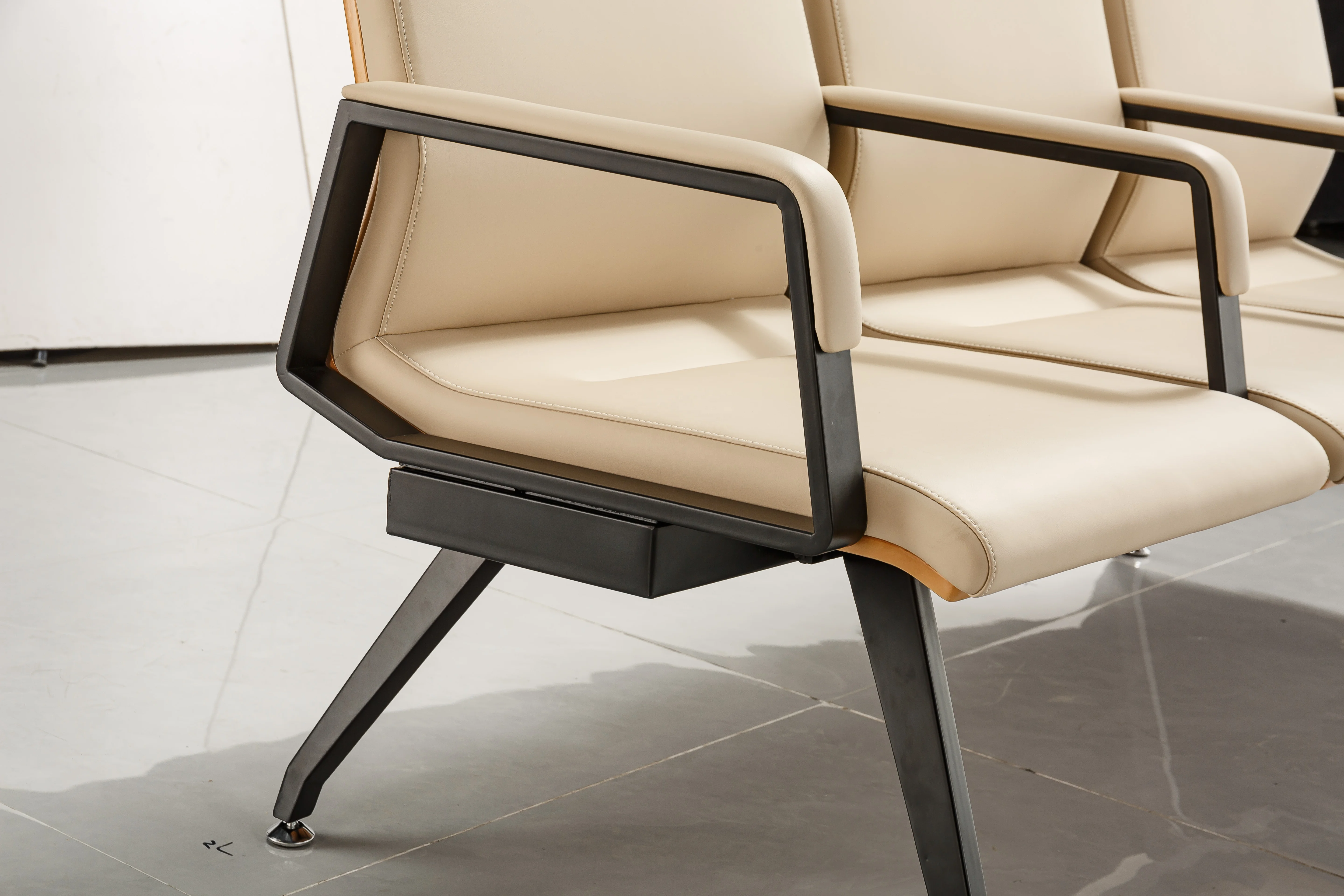 Healthy Material Durable Eco-Friendly PU Cushion Comfort Density Foam Hospital Medical Furniture Reclining Infusion Chair Usb 6