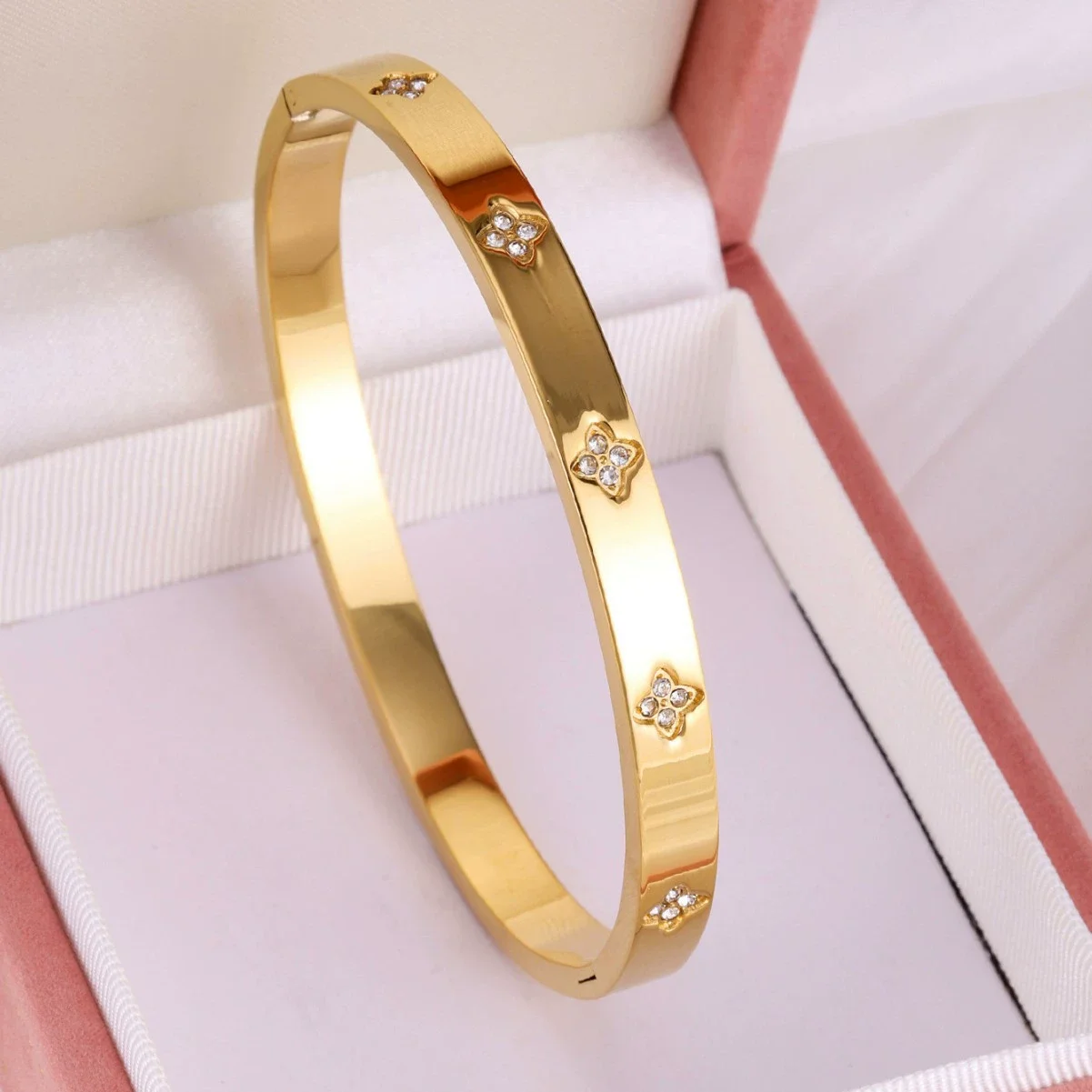 Brazalete de Moda para Mujer, Acero Inoxidable, Chapado en Oro de 18k, con Piedras de Circonita Cúbica, Diseño de Flor y Cruz