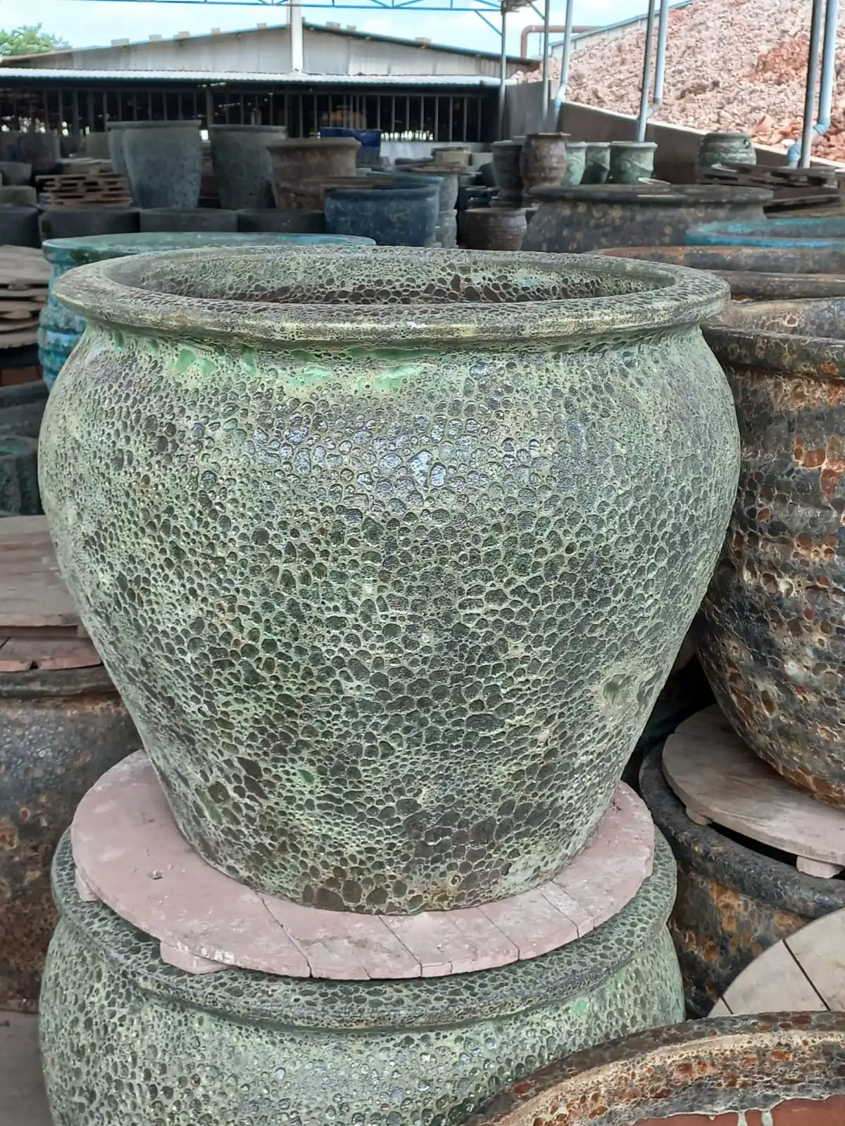 1. Unique Atlantic Ceramic Outdoor Pots Vietnam Pottery Pots