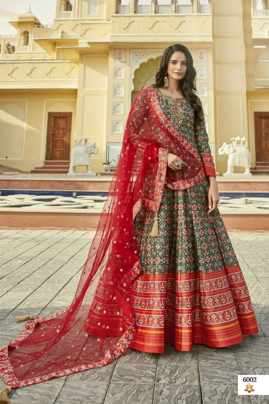 Latest Heavy Designer Patola Print With Designer Handwork And Designer ...