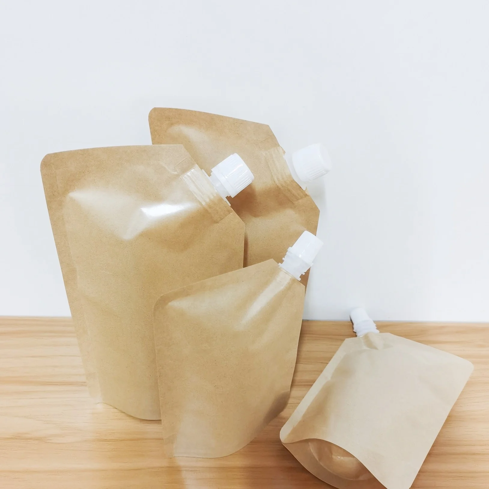 Стоячий биоразлагаемый пакет из крафт-бумаги с носиком, 250 мл, 500 мл