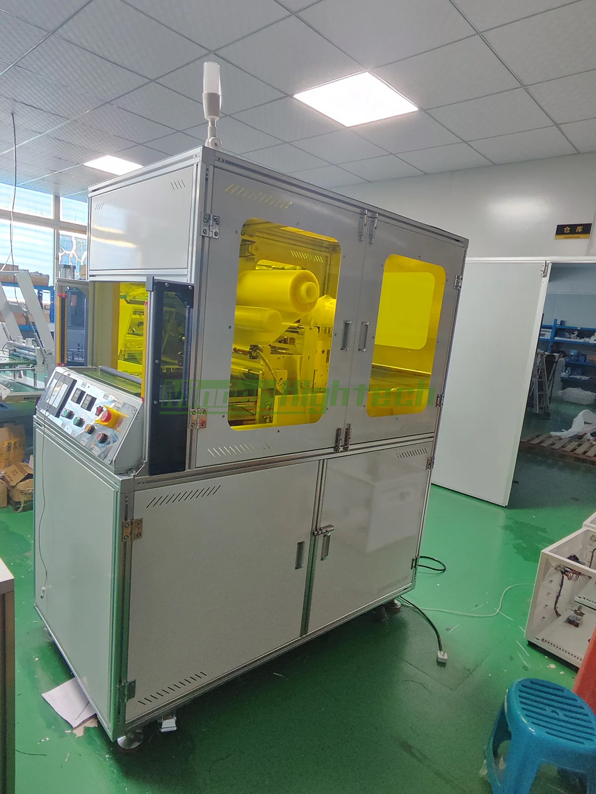 Персонализиран напредващ експандер за фалш подови плочи