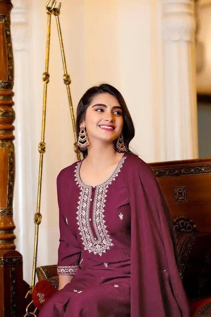 Pakistani Latest Salwar Kameez Women Adults India & Pakistan Indian Dress Salwar Kameez Embroidered Girls and Women