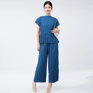 Quality Wholesale Quick Ship Women's Fashion Set Designer Casual Pleated Top and Pants Two-piece Set