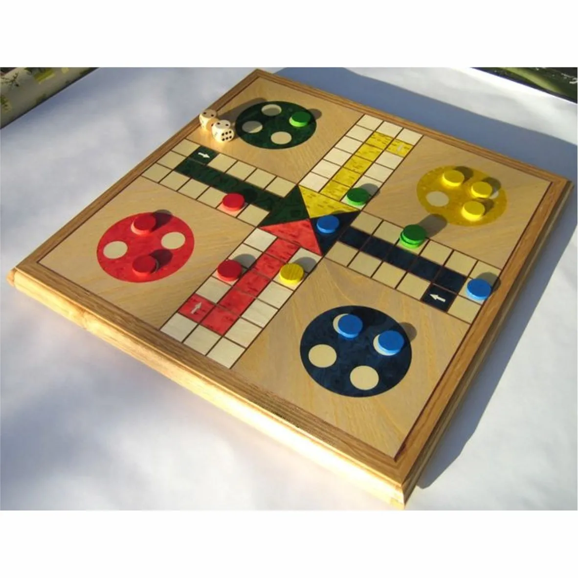 Customizable Large & Small Size Ludo Game High Quality Wooden Lugo Game in Different Colors New Design Wholesale Price