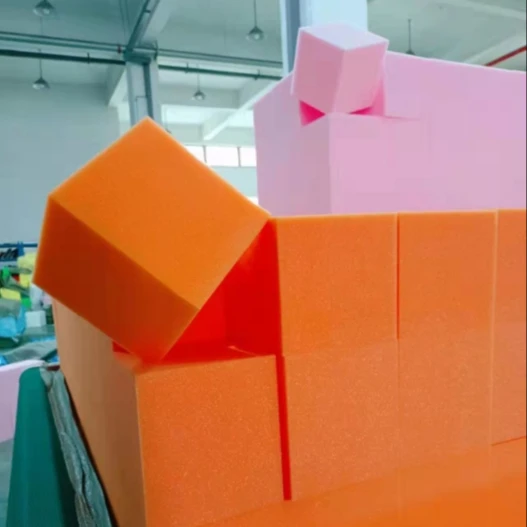 Огнеупорный красочный батут размера под заказ парк и мягкая игровая площадка полиуретановые кубики из пенополиуретана