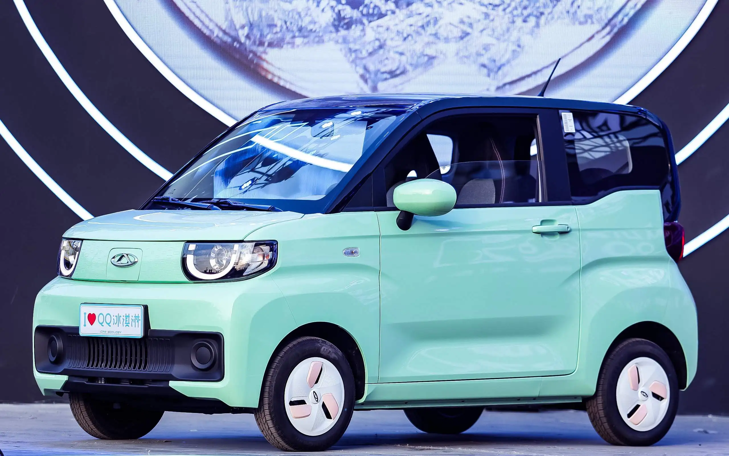 Ev New Mini Car Chery Qq Ice Cream 3-door 4-seater 20kw Mini Electric ...