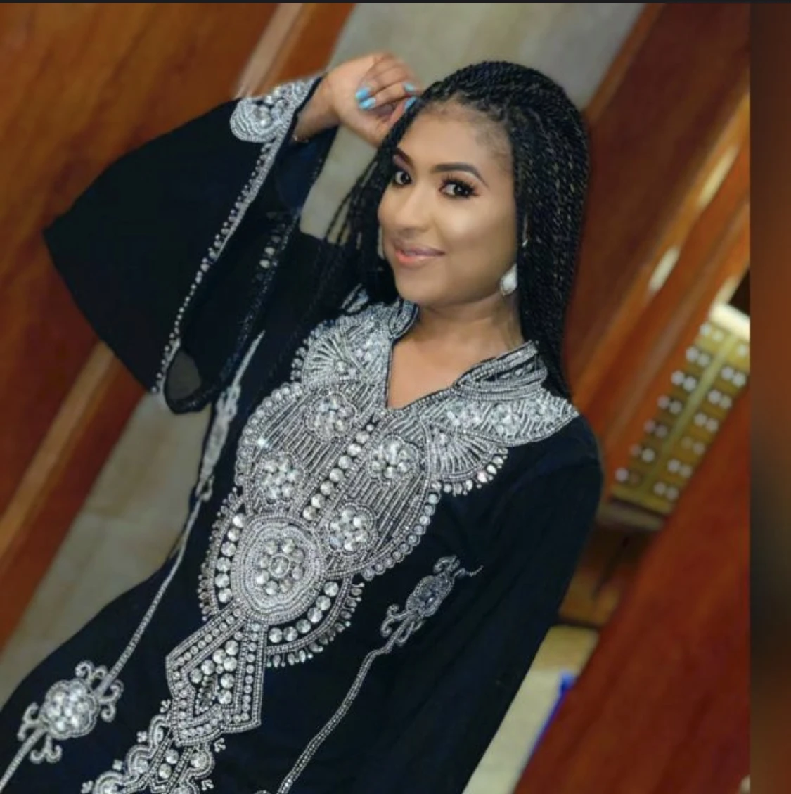 Royal Threads Latest Luxury Collection Design Style Long Abaya Dress Modest Jellabiya Robes Embroidered Kaftans Breathable Arab