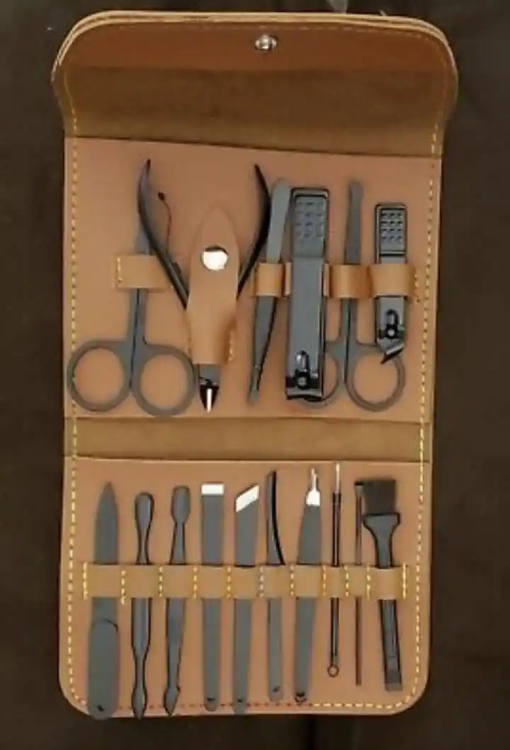 16 Pieces Black Colors Brown Case Nail Clippers Set High Quality