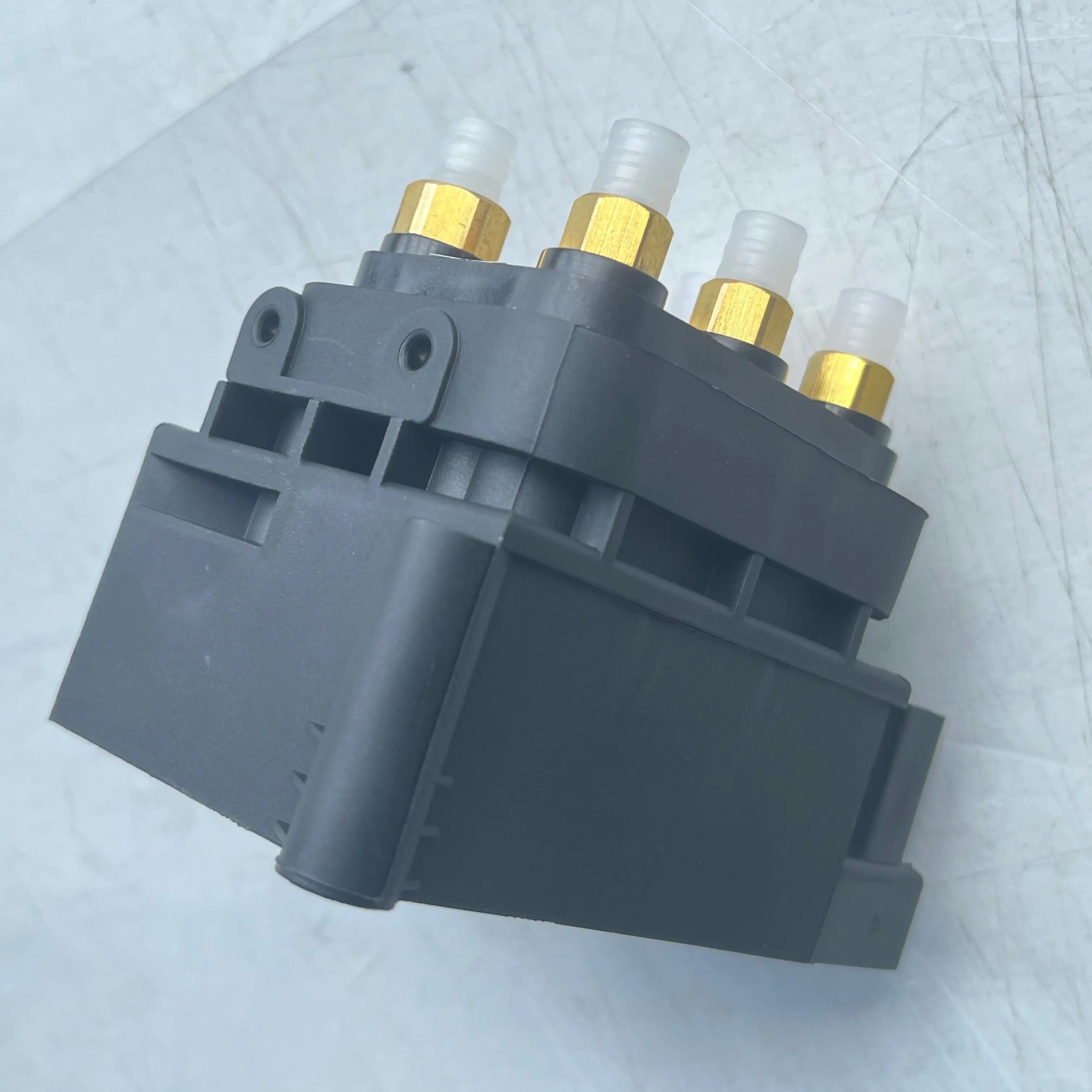 Air Suspension Compressor Block Valve W164 W166 W212 W221 W211 W251oem