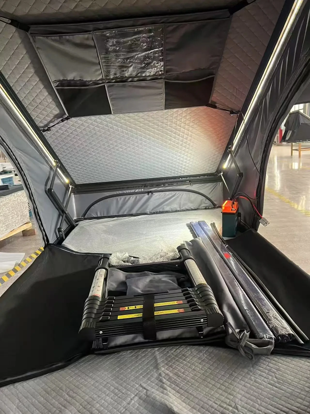 OEM 4X4 Aluminium Triangle SUV Roof Top Tent Hard Shell Tent for ...