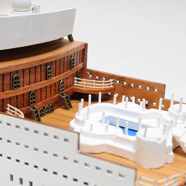 Handcrafted Wooden Queen Mary 2 Model Ship Collectible Replica Perfect for Decor and Gifting (101.6Lx14Wx33H cm)