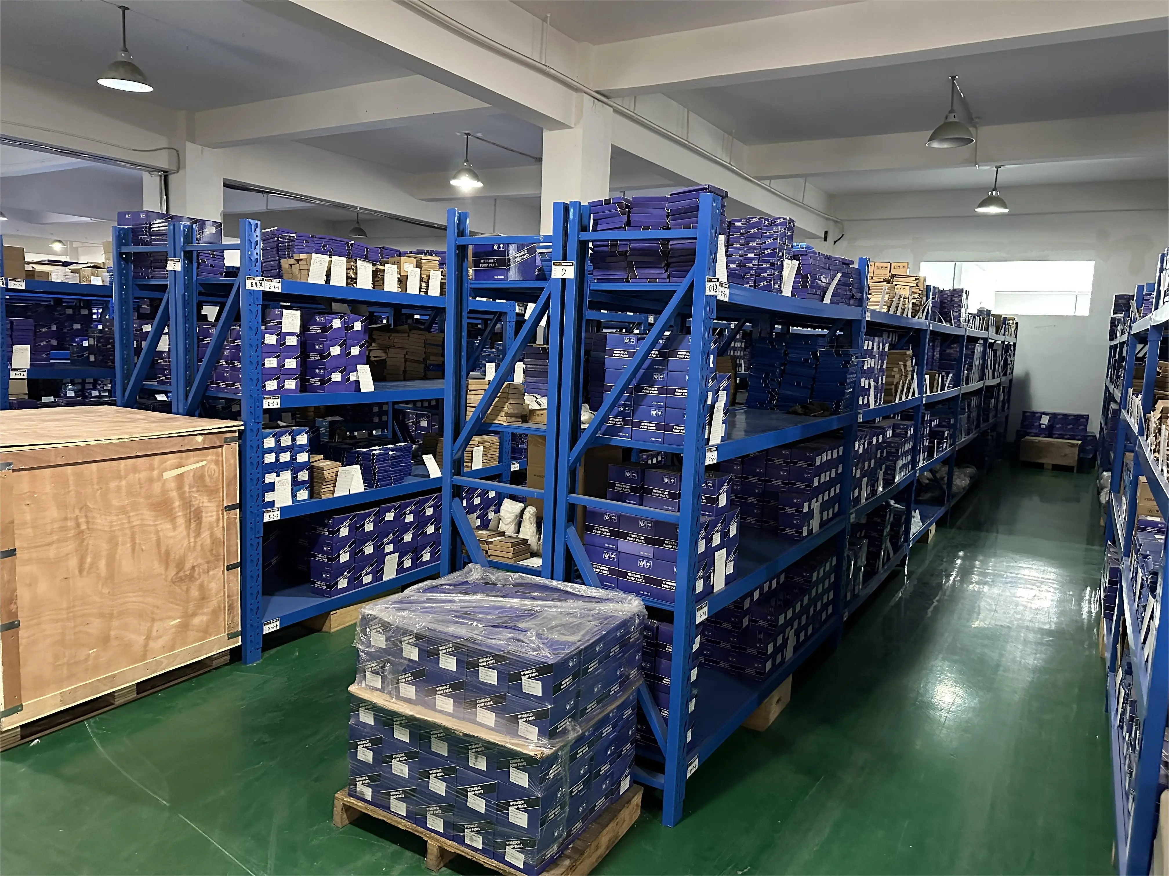 Hydraulic Gear Pump 14561971 14525547 14549422 for Volvo EC460 EC360 Crawler Excavator with 1 Year Warranty