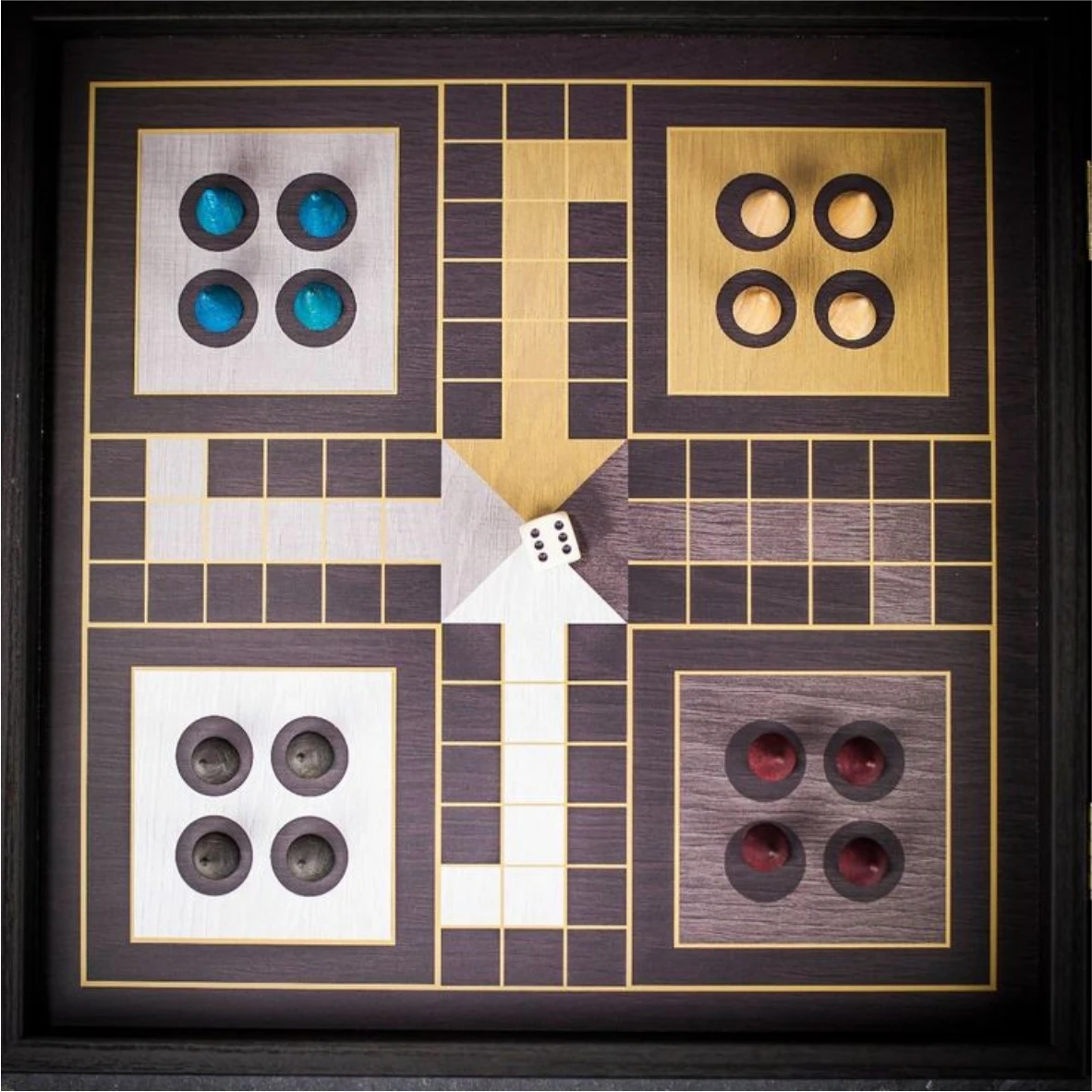 Customizable Large & Small Size Ludo Game High Quality Wooden Lugo Game in Different Colors New Design Wholesale Price