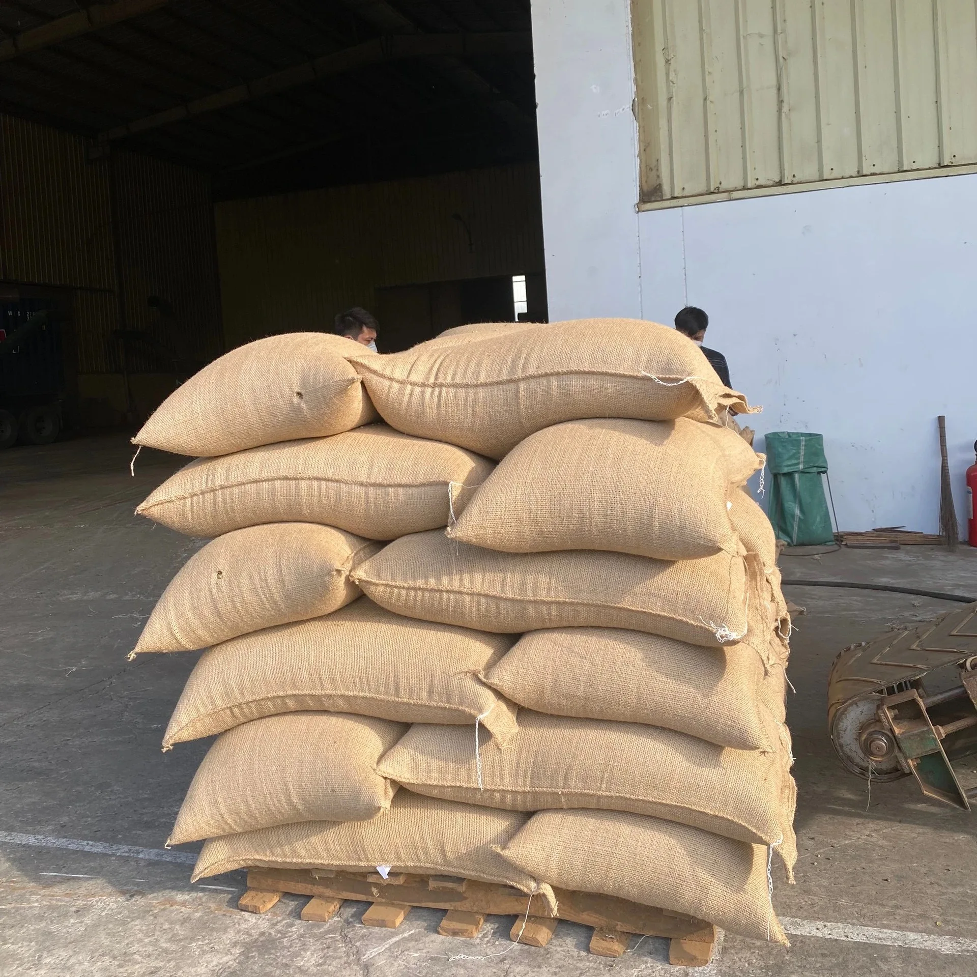 Wholesale Cheap arabica coffee beans premium coffee supplies arabica coffee beans