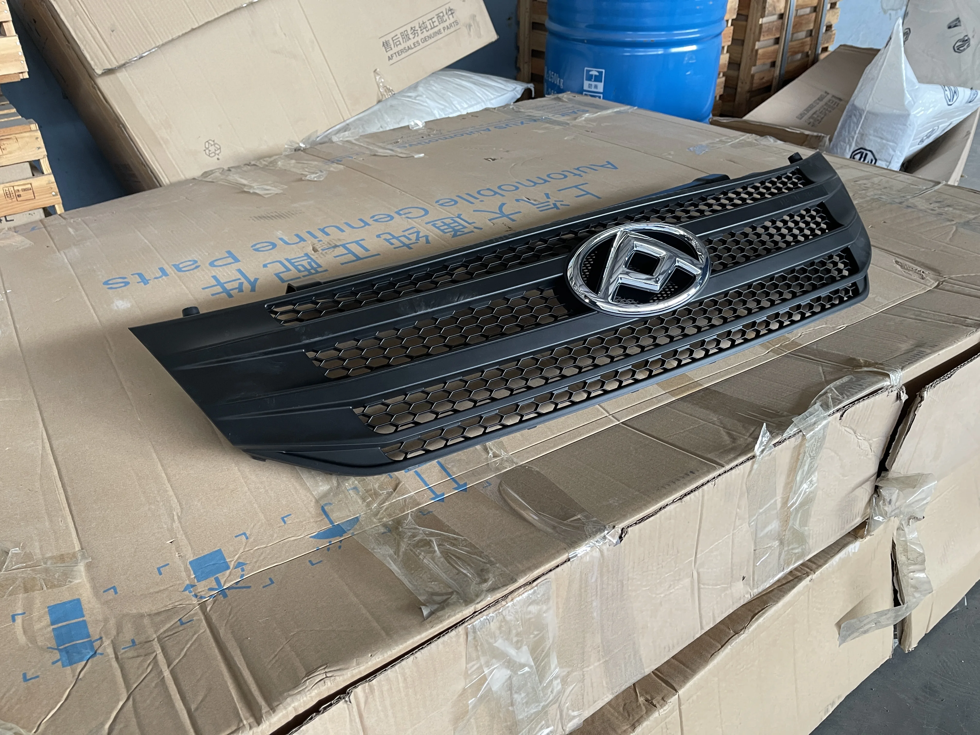 #C00198904 MAXUS Front Grille Assembly Official Original Accessories For all Series supplier