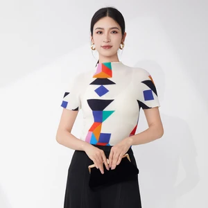 Miyake Short-sleeved T-shirt Women's Fashion Tops Summer New Style Shirt Temperament Tops Elastic Print Casual Shirt