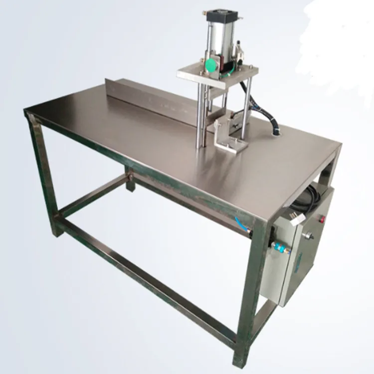 Soap cutting machine