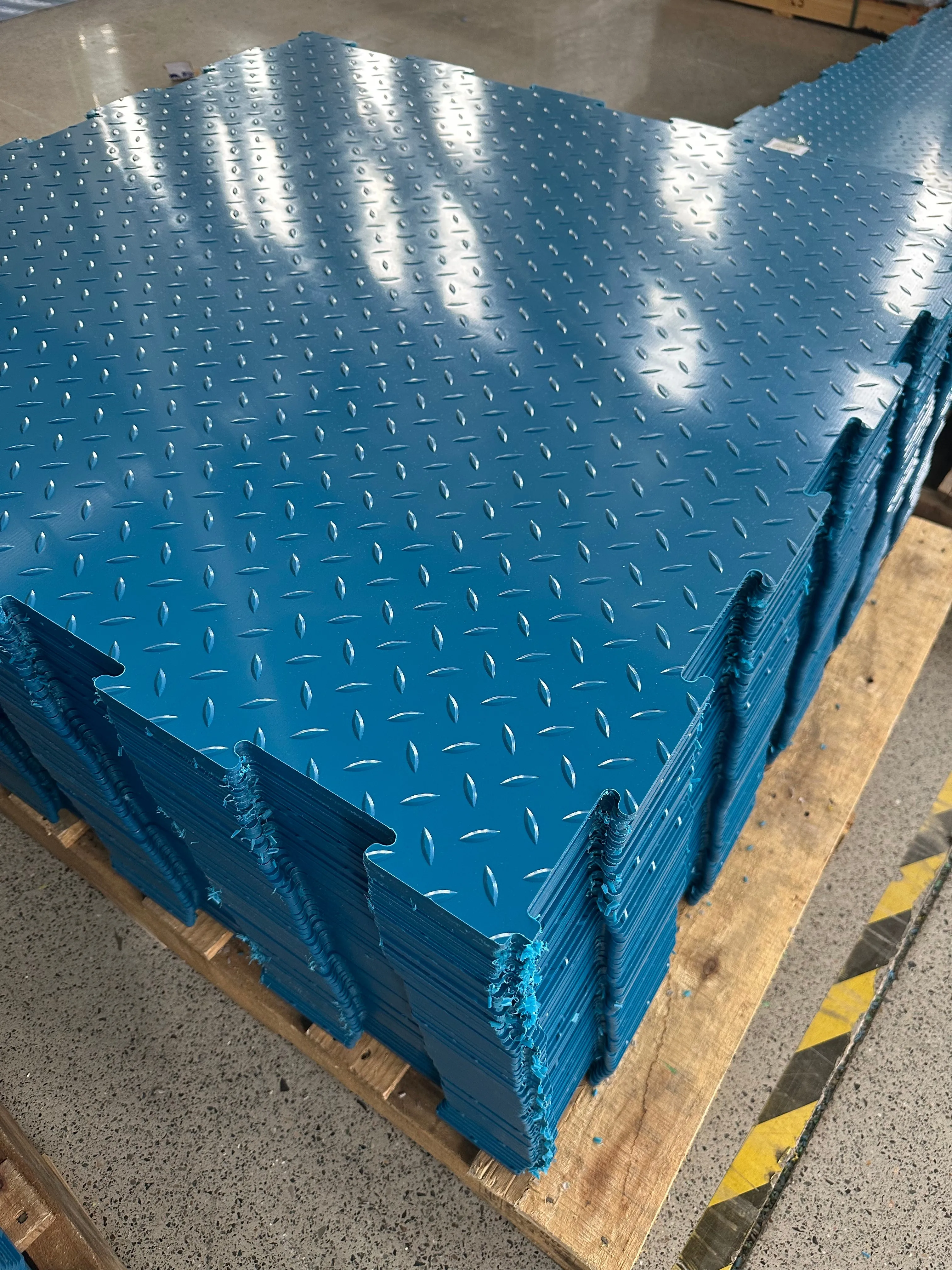 JSLT HDPE Interlocking Floor Mat Manufacturing