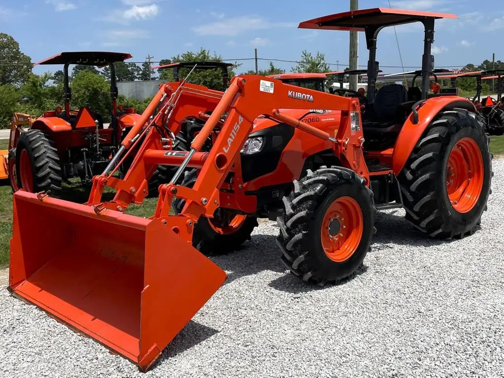 Cheap Price Kubota 71hp M7060 Tractor With Front Loader In Stock Ready