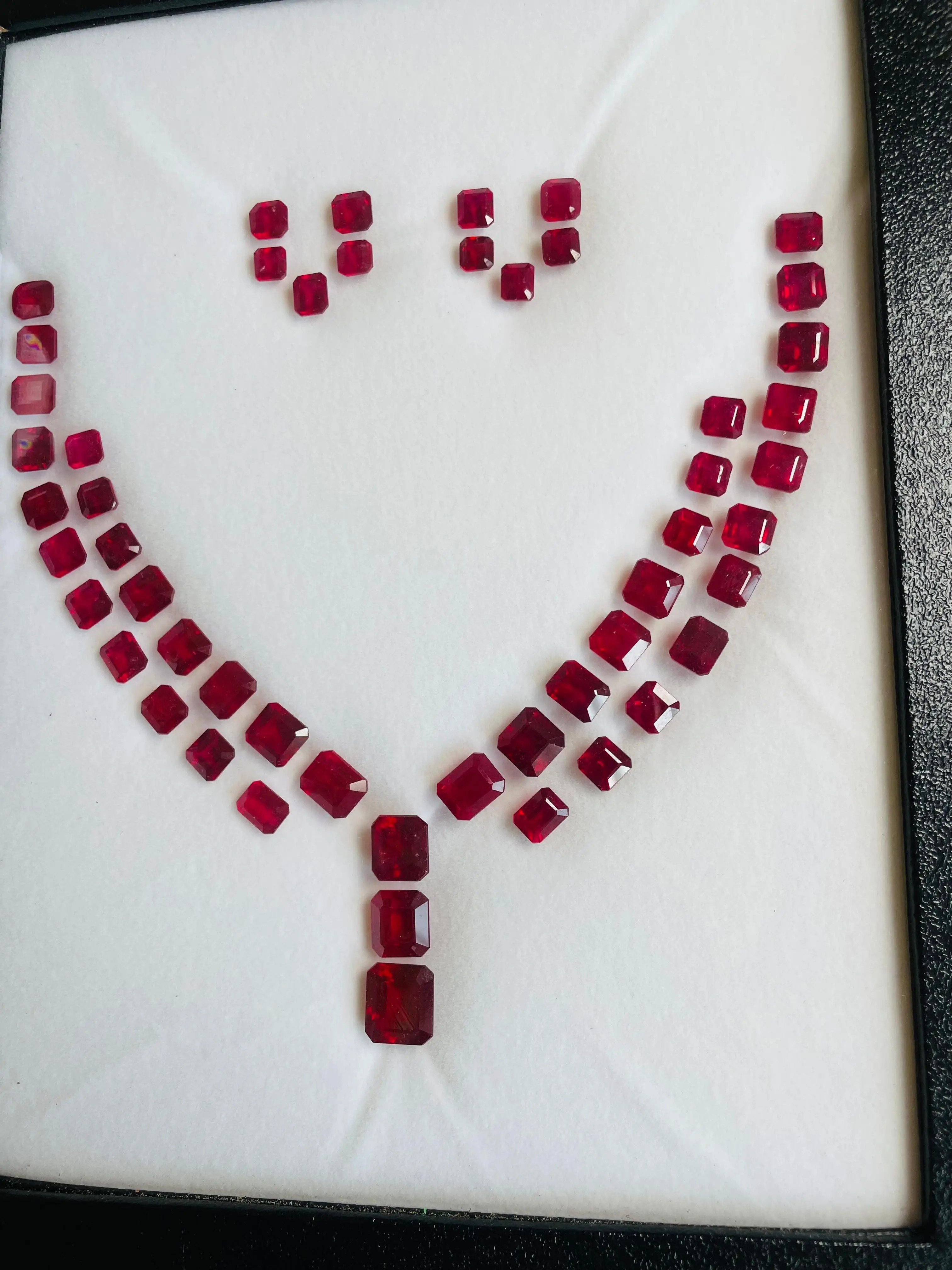 Rubis Naturel Du Mozambique 7,20 Carats - Certifié GGL, Traitement Chauffage, Forme Troïdia, Translucide