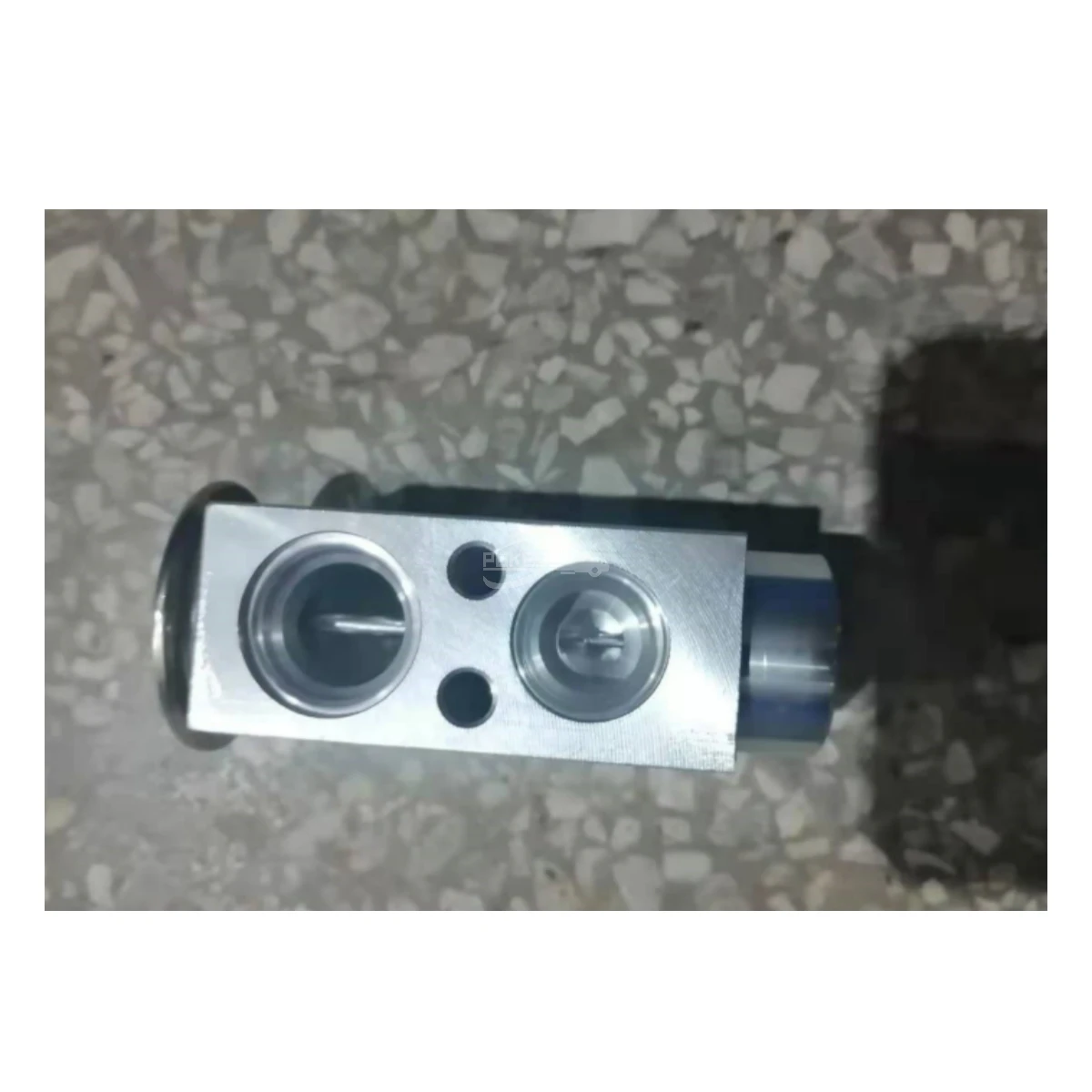 AV6N19849AB Expansion Valve/Air Pipe for Ford Kuga — 2