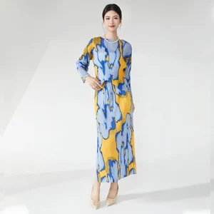 High Quality Women's Clothing 2025 New Style Printed Fashion T-Shirt and Skirt Two Piece Miyake Pleated Set