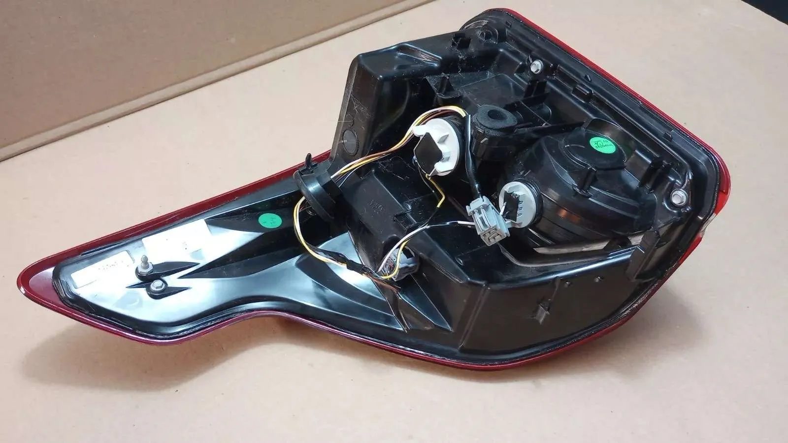 High Quality Replacement Rear Right Outer Tail Light LB5Z13404A For 20... — 3