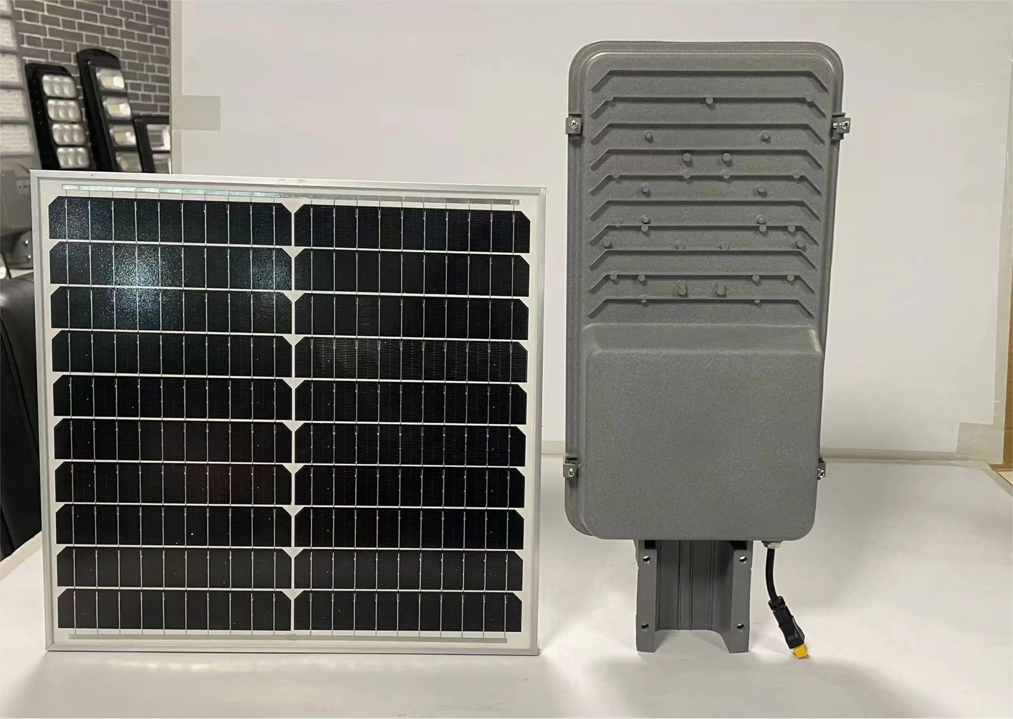 Outdoor Waterproof IP65 Solar Powered Led Street Lights 12H For Street Road Lighting