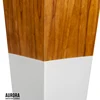 Grano de madera y blanco