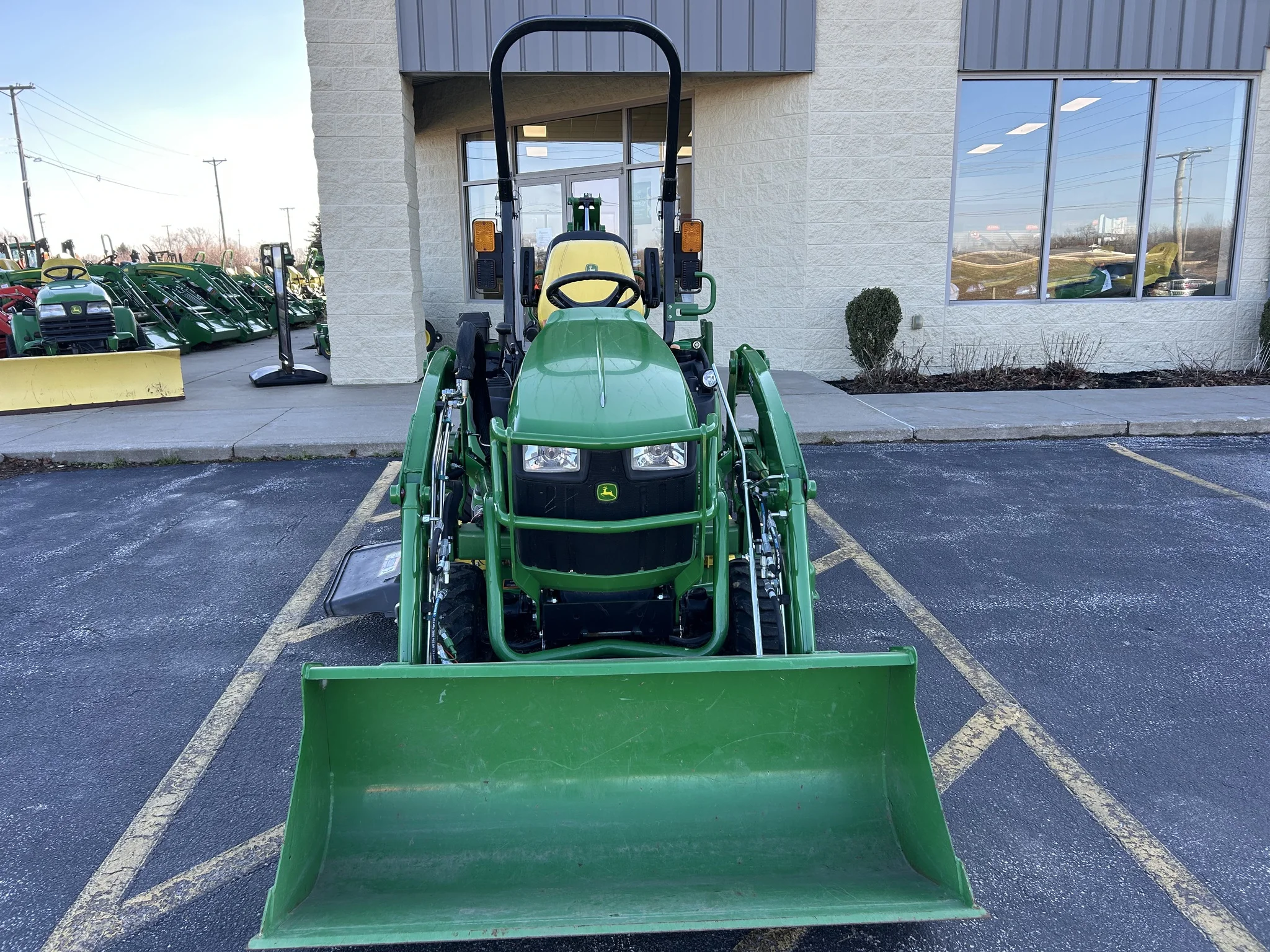High Quality John Deeree 1025R Utility Tractor with Engine and Pump Germany Origin Available Now with Fast Delivery