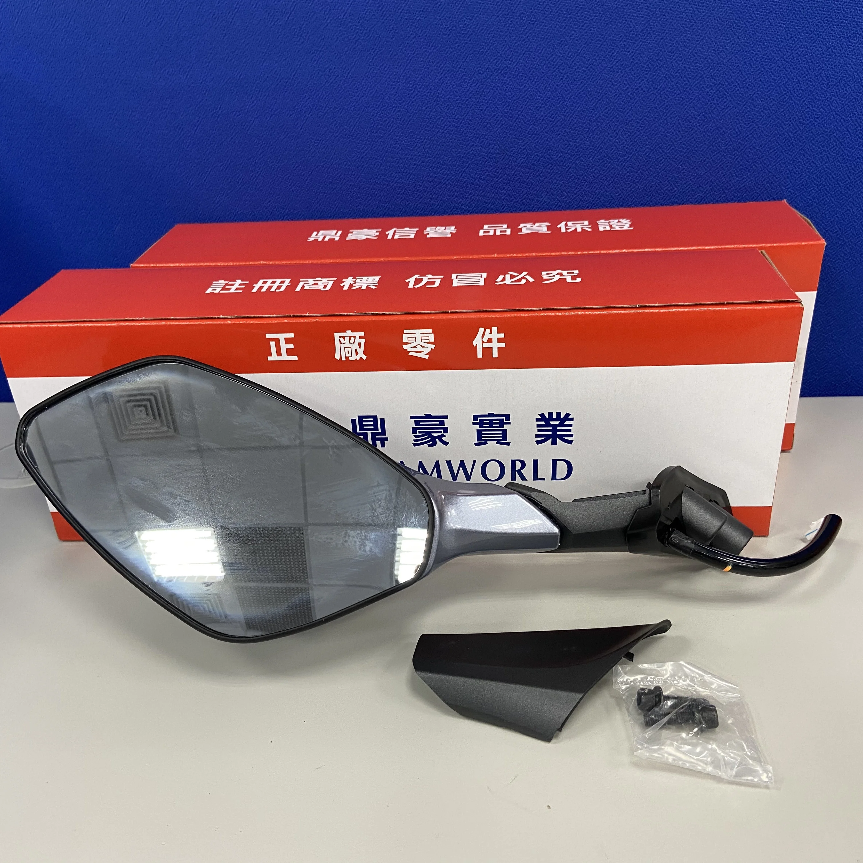 【未使用品】SYM ミラー　8811A-L3A ※右のみ SYM純正 右バックミラー Joymax GTS 125-300 (2012~)、88110-L3A-008