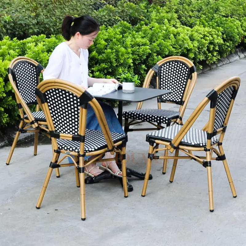 Gartenstapelstuhl aus franzsischem Korbgeflecht, Paris Bambus Bistrostuhl